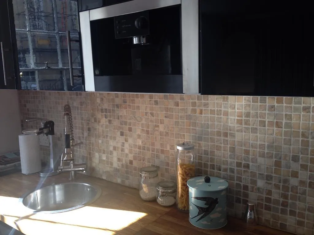 City Centre - Rivers Street, Quiet 2 Bed Ground Floor Georgian Garden Apartment 4*, Bath United Kingdom