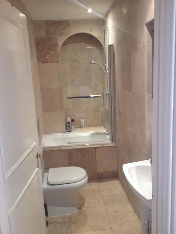 City Centre - Rivers Street, Quiet 2 Bed Ground Floor Georgian Garden Apartment Bed & Breakfast Bath